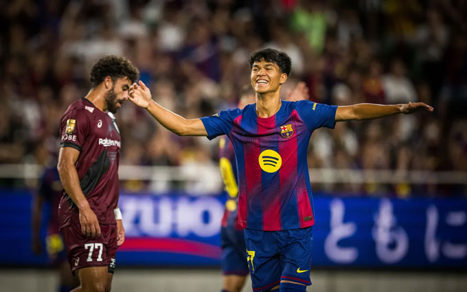 Pedro Fernandez ghi bàn đầu tiên cho đội một Barca ở trận giao hữu với Vissel Kobe
