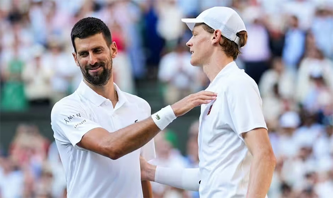 Novak Djokovic (trái) và Jannik Sinner đều bỏ lỡ Canada mở rộng