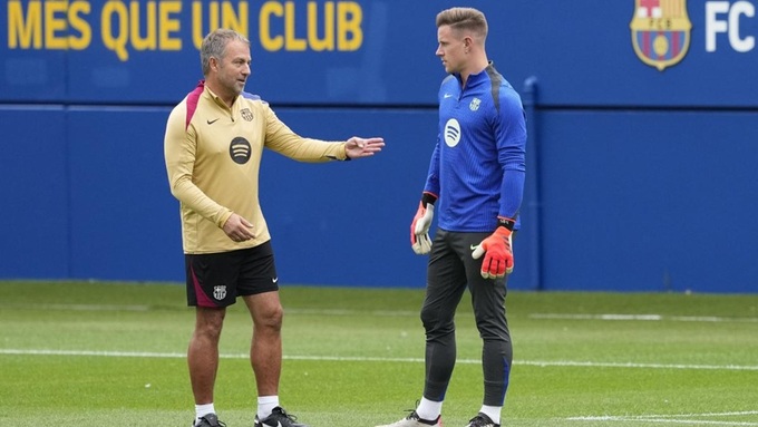 Ter Stegen không phải là thủ môn mà HLV Hansi Flick tin tưởng