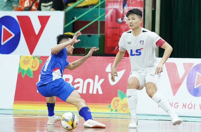 Thái Sơn Bắc (áo trắng) đánh bại Sahako. Ảnh: CTV