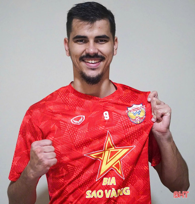  Yevgeniy Serdyuk đã gia nhập Hà Tĩnh