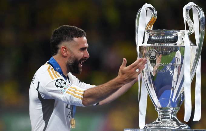 Dani Carvajal đang là cầu thủ nhiều danh hiệu thứ hai trong lịch sử Real Madrid