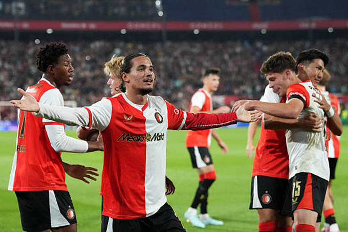 Feyenoord sẽ cố gắng vượt qua Fenerbahce dù phải chơi ở sân khách tại lượt về