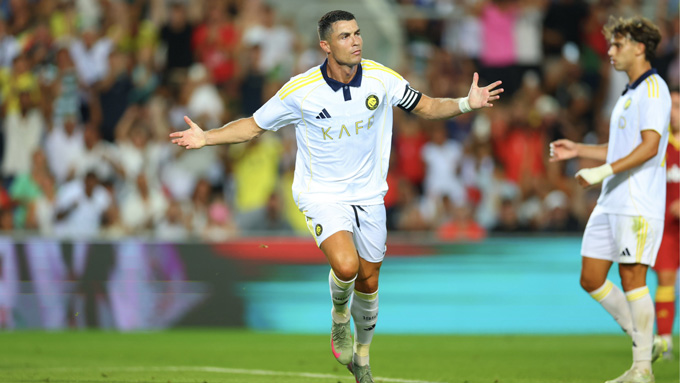 Ronaldo lập hat-trick cho Al Nassr