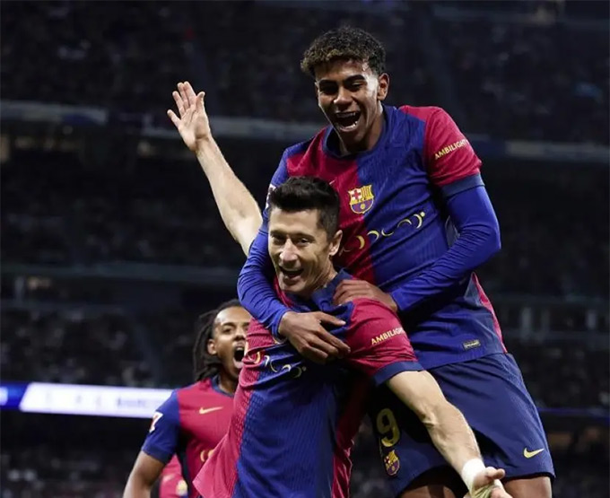 Yamal và Lewandowski là nguyên nhân khiến Barca bị phạt