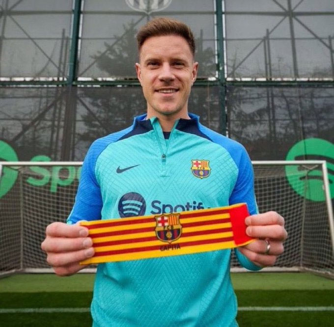 Ter Stegen lại được trao lại băng đội trưởng sau 1 ngày bị tước
