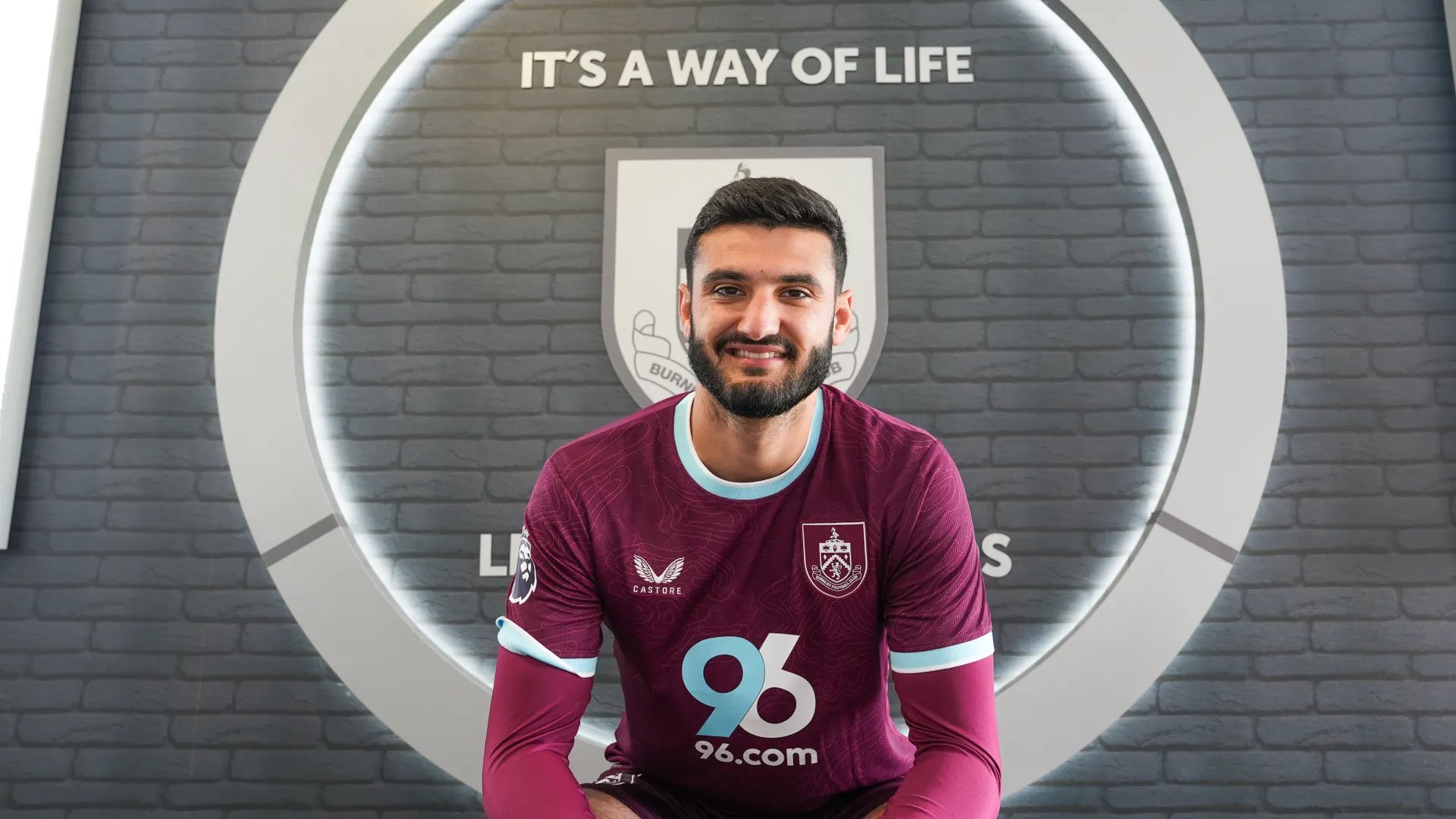 Broja sẽ tỏa sáng ở Burnley?