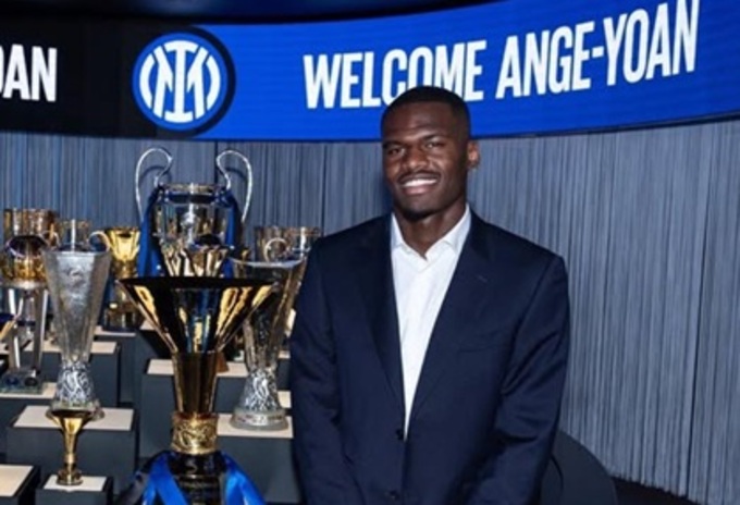 Bonny trong ngày ra mắt Inter