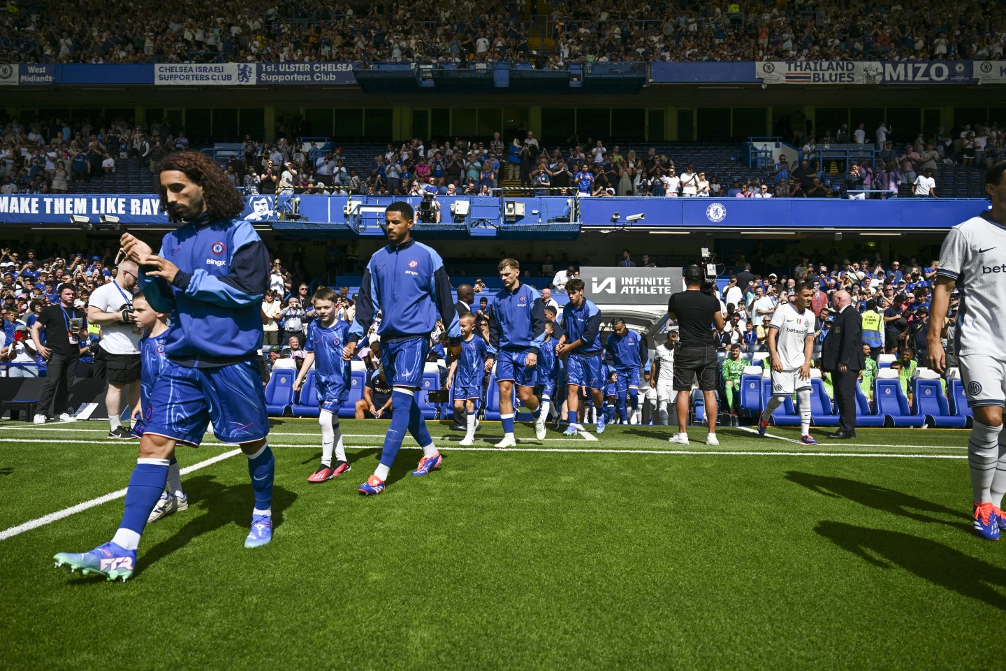Chelsea đã phảibước vào giai đoạn tiền mùa giải đầy mệt mỏi và phải đọ sức với những người đã được nghỉ ngơi tới 2 tháng