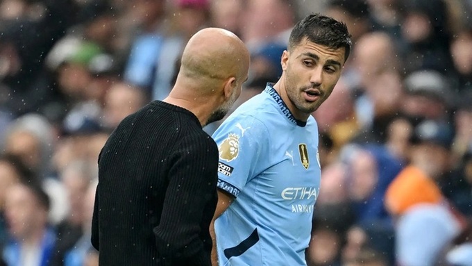 HLV Pep Guardiola cố níu kéo Rodri, nhưng xem ra không ăn thua