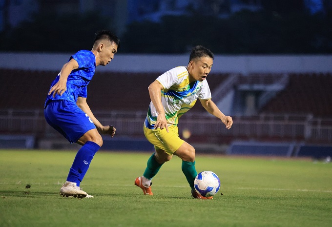 Tiền vệ Minh Vương trong màu áo Đồng Nai sẽ tham dự hạng Nhất 2025/26 - Ảnh: ĐN FC