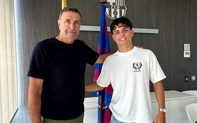 Xavi Espart ký hợp đồng với Barca đến năm 2028