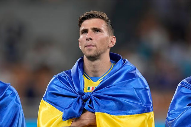 Zabarnyi là cầu thủ người Ukraine đầu tiên thi đấu cho PSG