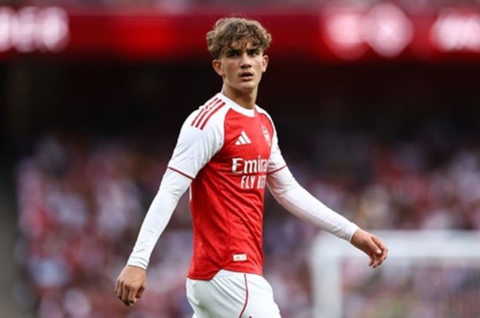 Max Dowman của Arsenal được đành anh Declan Rice đánh giá rất cao