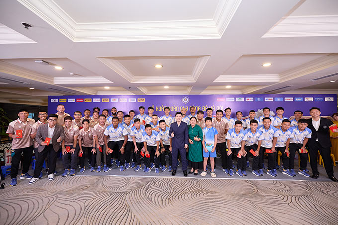 CLB Hà Nội xuất quân 