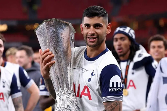 Romero là đội trưởng mới của Tottenham