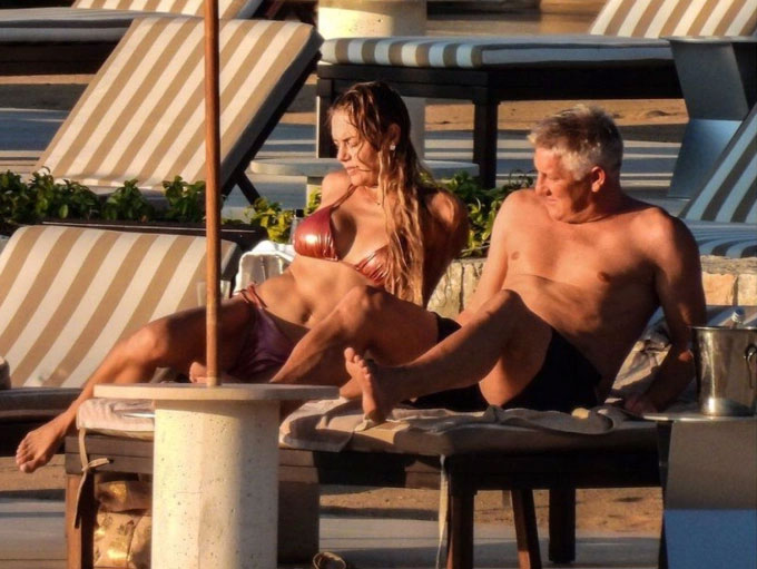 Schweinsteiger nhanh chóng khoe ảnh bên tình mới