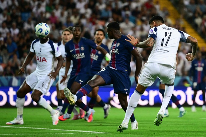 Romero đánh đầu nâng tỷ số lên 2-0 cho Tottenham