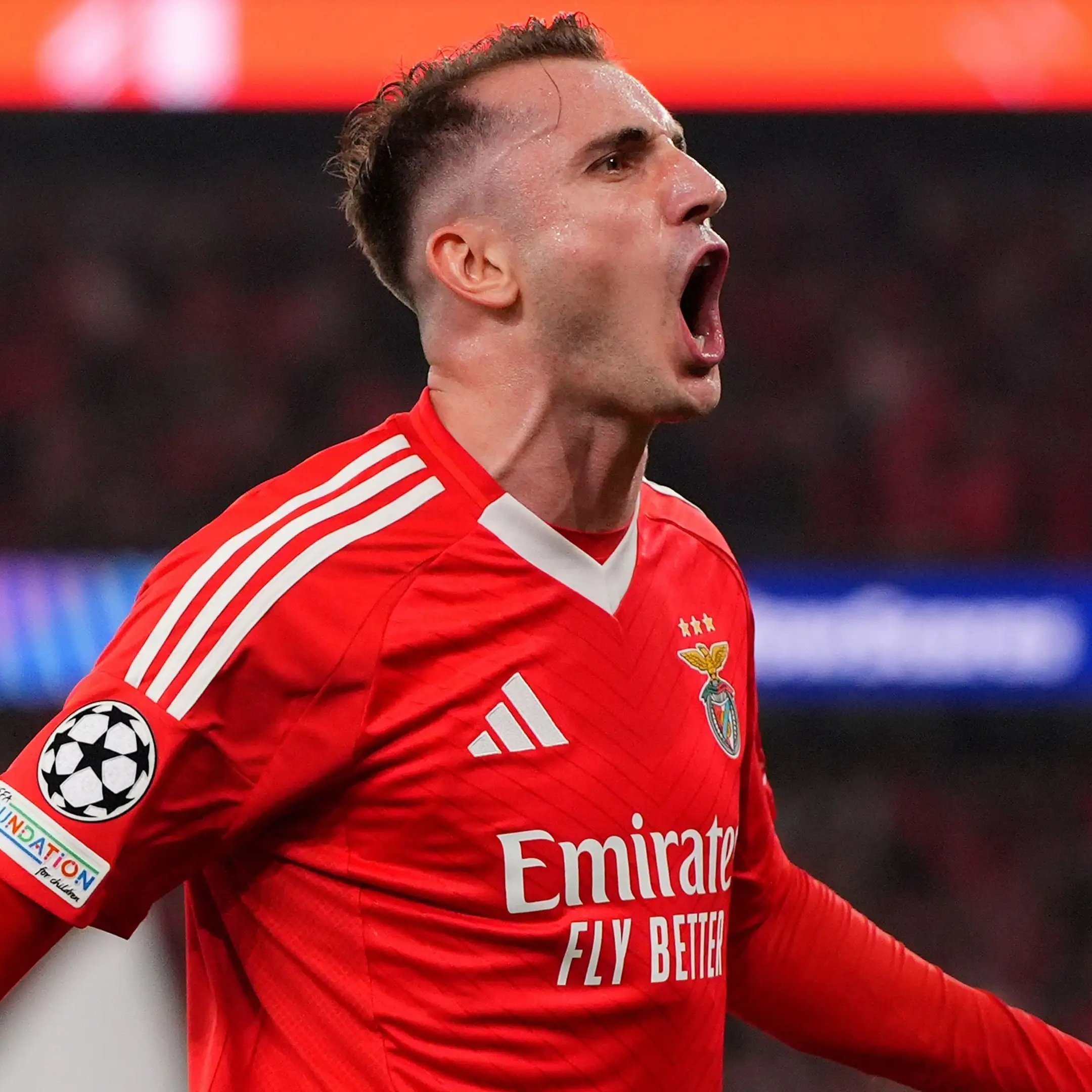 Benfica không bán Akturkoglu