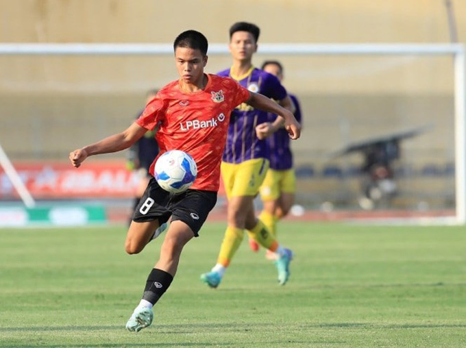 Chung nguyen Do sẽ có 3 trận đấu tại V.League 2025/26 để ghi điểm với HLV Kim Sang Sik 