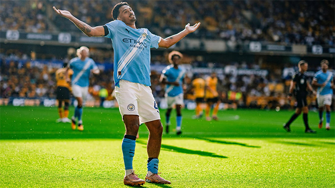 Reijnders nổ súng ngay trong trận ra mắt Man City tại Ngoại hạng Anh