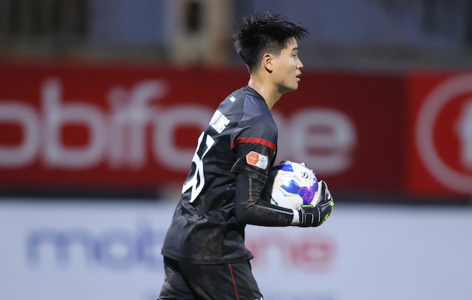 Chàng thủ môn trẻ luôn khát khao quay lại V.League và giấc mơ đã thành hiện thực. Ảnh: Minh Tuấn 