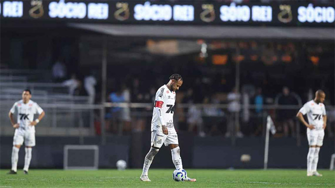 Neymar xấu hổ với trận thua lịch sử