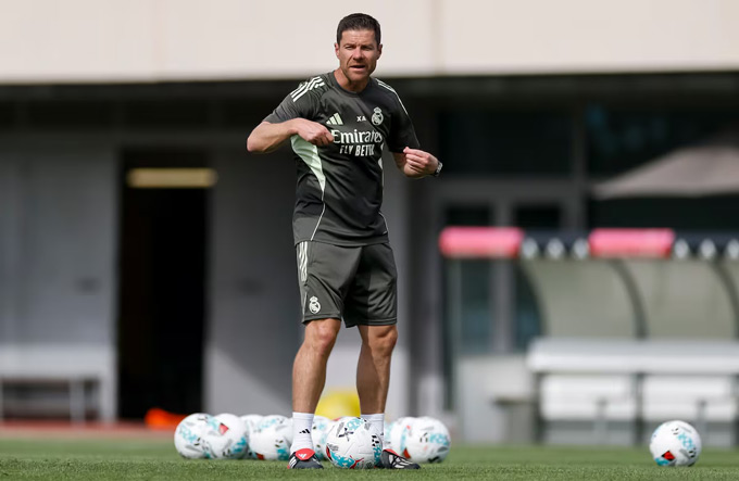 Alonso giờ đang gánh trên vai trọng trách nặng nề