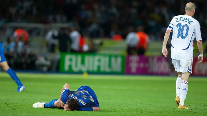 Zidane cho rằng Materazzi đã xúc phạm mẹ và chị gái mình nên bị mất kiểm soát