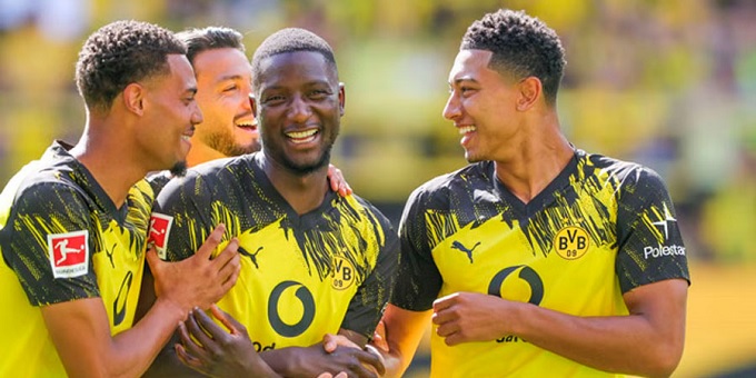 Guirassy giúp Dortmund nhọc nhằn đi tiếp