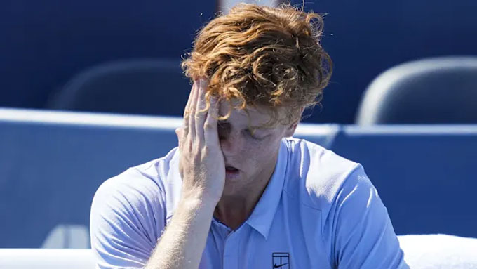 Sinner buộc phải dừng trận chung kết Cincinnati Open 2025 vì chấn thương