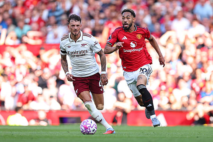 Neville đánh giá cao MU và Arsenal sau vòng 1 Premier League