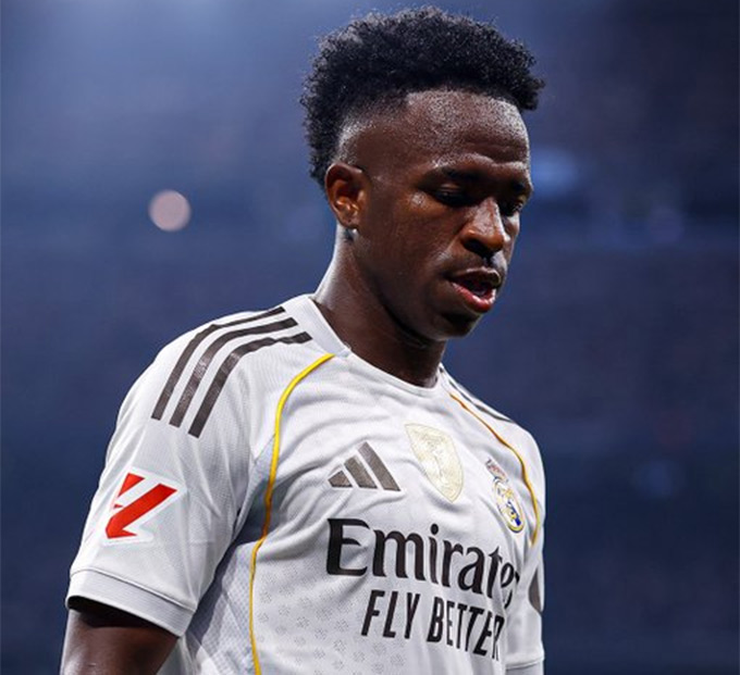 Alonso đau đầu trong việc làm hồi sinh Vinicius
