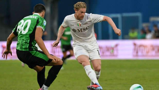 De Bruyne là cầu thủ ngoài hàng thủ lớn tuổi nhất ra mắt Napoli tại Serie A kể từ mùa 1994/95