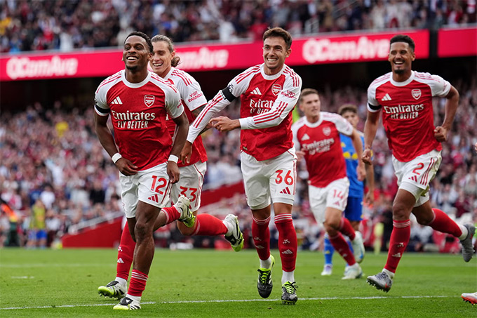 Arsenal đã có chiến thắng tưng bừng trước Leeds