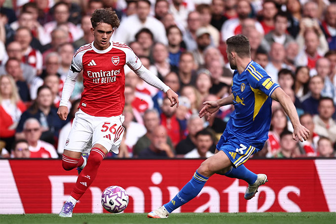 Dowman ra mắt NHM Arsenal và có được màn thể hiện rất tốt