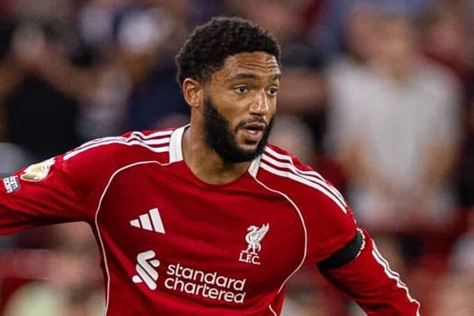 Gomez nhiều khả năng đá hậu vệ phải ở trận gặp Newcastle