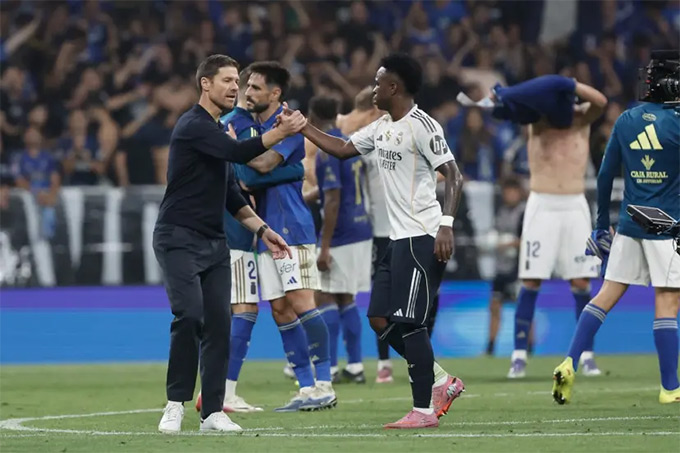 Với Alonso, ngôi sao lớn nhất là tập thể và không có bất cứ vùng cấm nào trong đội bóng
