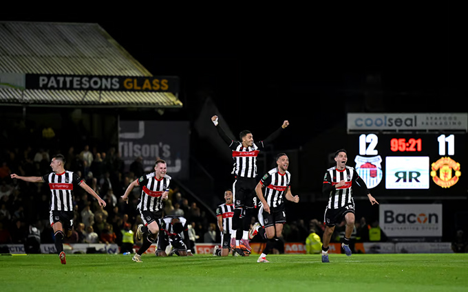Grimsby yếu hơn nhiều đội V.League, nhưng vẫn hạ MU 