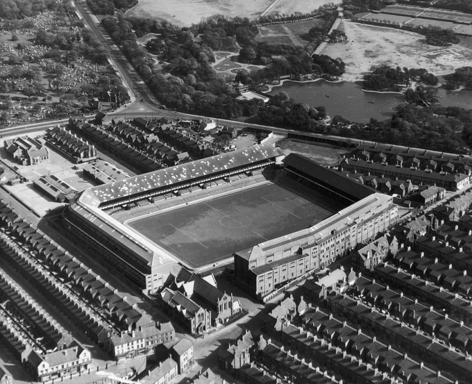 Everton đã gắn bó với sân Goodison Park tới 133 năm trước khi chuyển nhà