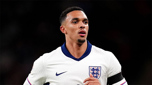  Alexander-Arnold đang gặp khó khăn trong việc cạnh tranh suất đá chính ở Real