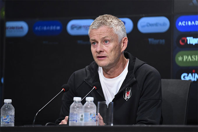 Solskjaer có thể quay lại cứu MU?