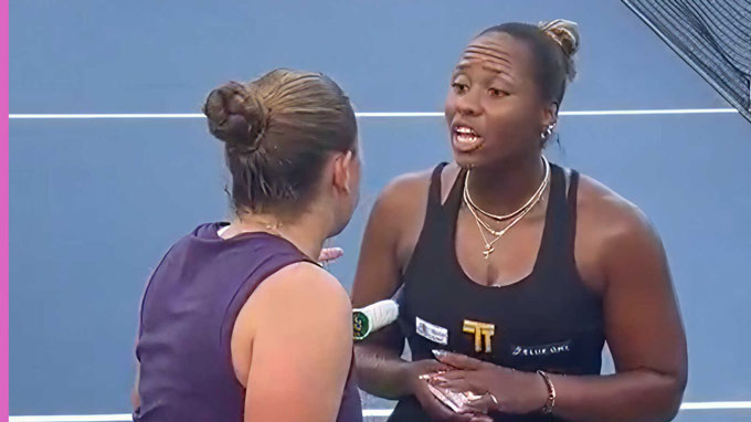 Taylor Townsend bị Jelena Ostapenko xúc phạm