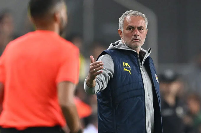 Mourinho đã bị Fenerbahce sa thải