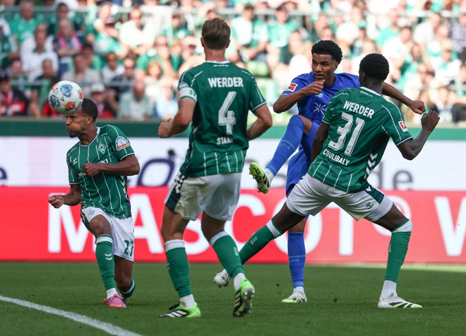 Leverkusen gây thất vọng toàn tập trước Bremen