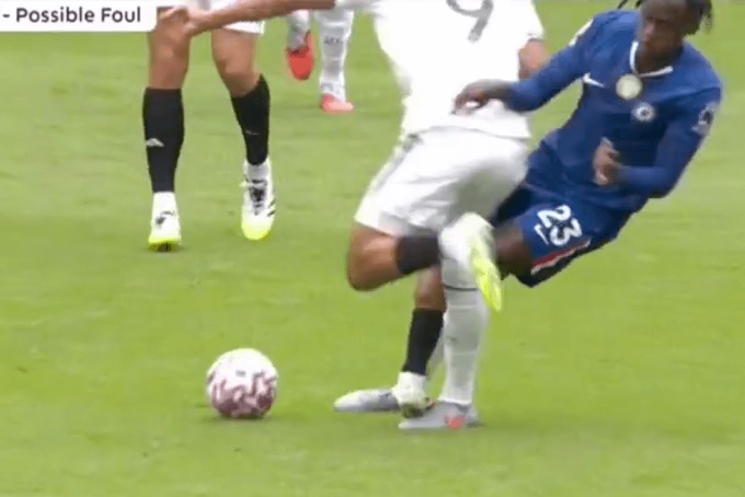 Tình huống mà Chelsea được hưởng lợi