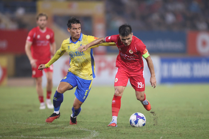 Hà Nội vừa có trận thua đậm trước CAHN ở trận derby thủ đô. Ảnh: Đức Cường