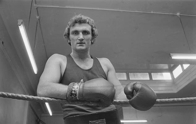 Huyền thoại quyền Anh Joe Bugner qua đời ở tuổi 75