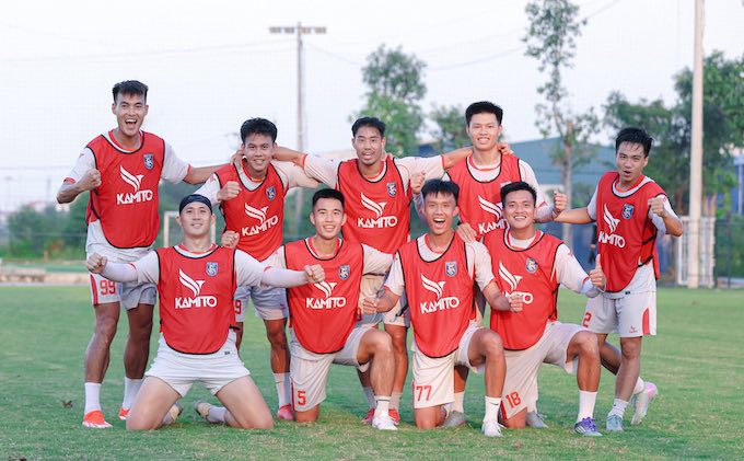 Các cầu thủ của Bắc Ninh chuẩn bị cho mùa giải 2025/26. Ảnh: FBNV