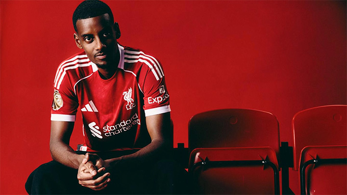 Isak chính thức trở thành cầu thủ của Liverpool